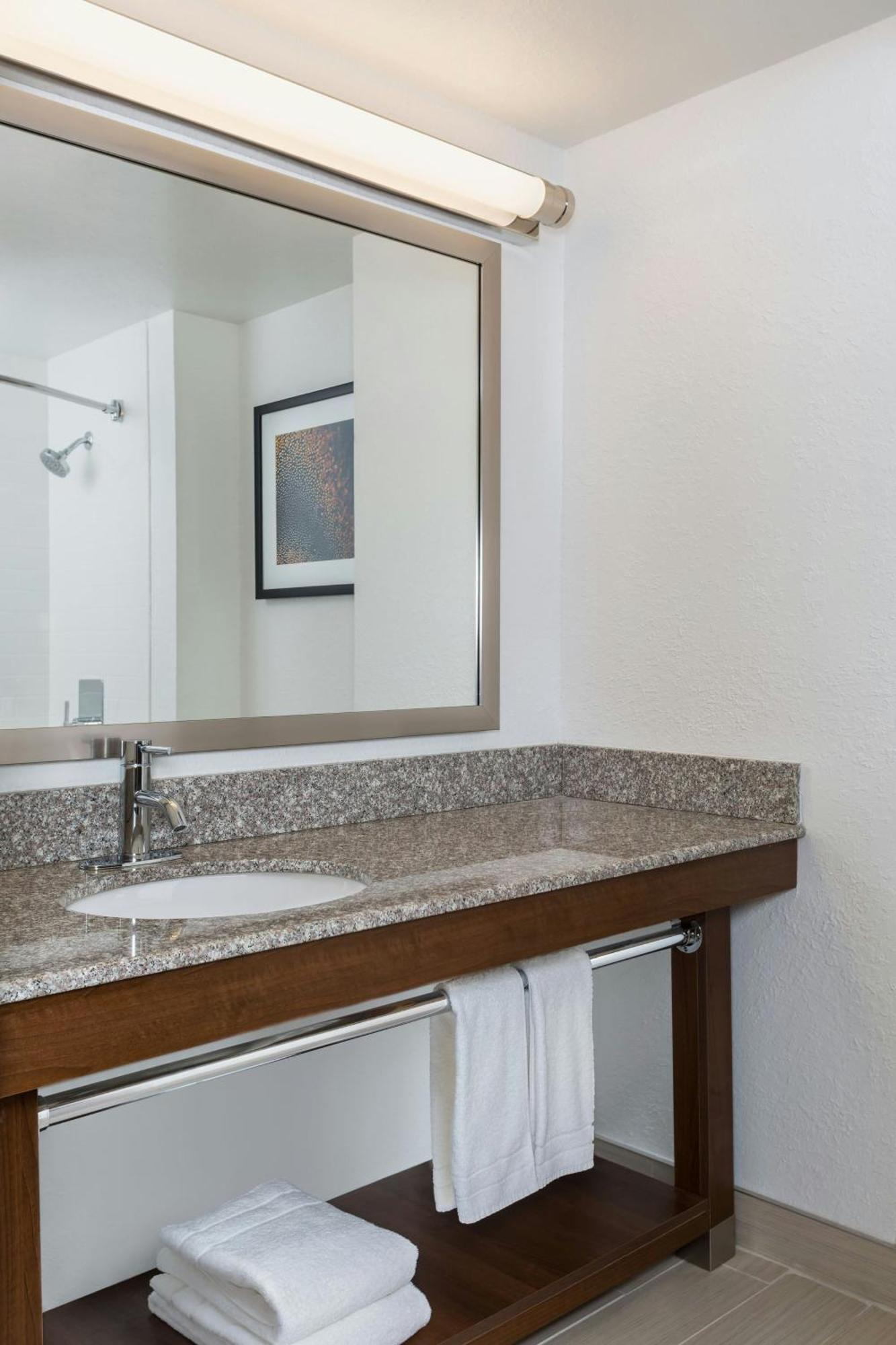 Four Points By Sheraton Milwaukee Airport Dış mekan fotoğraf